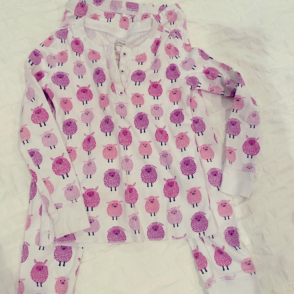 Roller rabbit sheep pjs size 4 but actually fits size 2T